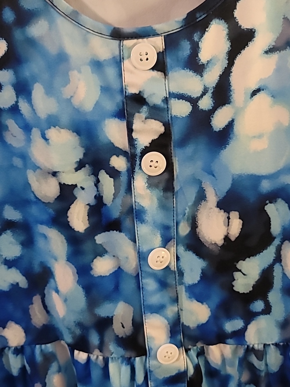 Blue Floral Tie-Dye Plus Size Sleeveless Top - Picture 2 of 5